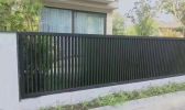 別墅圍墻護(hù)欄安裝采用鋁藝材質(zhì)的比較普遍 別墅圍墻護(hù)欄安裝采用鋁藝材質(zhì)的比較普遍