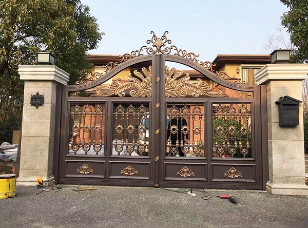 雙拼別墅選獨立大門還是兩個大門好？