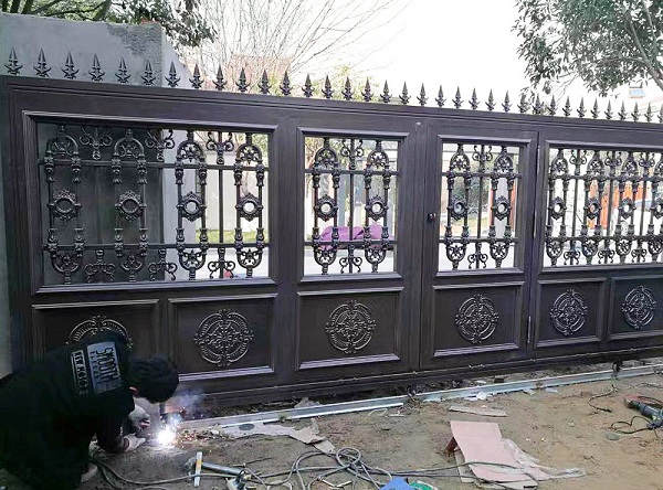 別墅大門怎么安裝比較合適